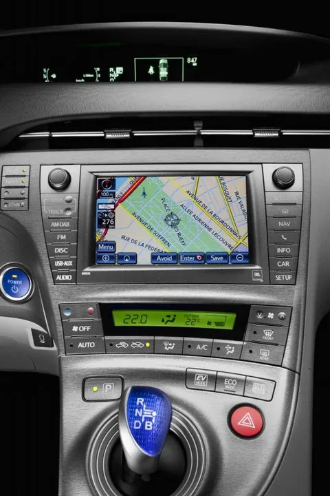 Toyota Prius 1.8 HSD Dynamic Business 2011 view 12