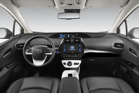 Toyota Prius 1.8 Hybrid Active 2018 view 4