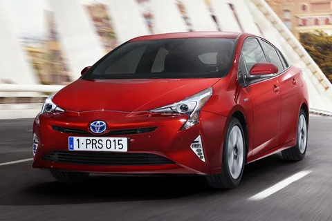 Toyota Prius 1.8 Hybrid Active 2018 view 5