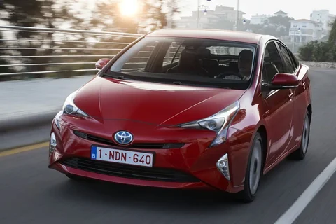 Toyota Prius 1.8 Hybrid Active 2018 view 10