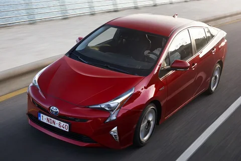 Toyota Prius 1.8 Hybrid Active 2018 view 11