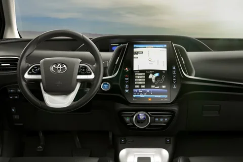 Toyota Prius 2017 front view
