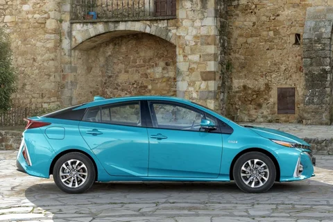Toyota Prius 1.8 Plug-in Hybrid Dynamic 2018 view 6