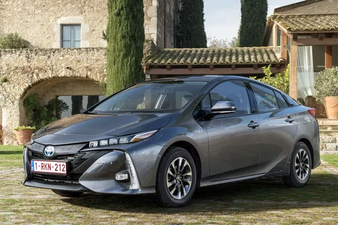 Toyota Prius 1.8 Plug-in Hybrid Dynamic 2018 view 7