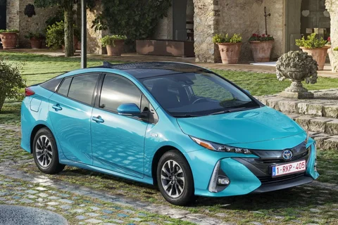 Toyota Prius 1.8 Plug-in Hybrid Dynamic 2018 view 8