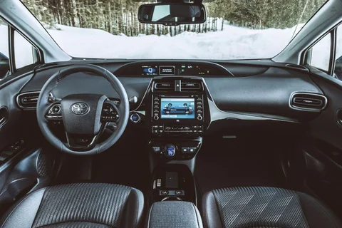 Toyota Prius 1.8 Hybrid Dynamic 2019 view 5