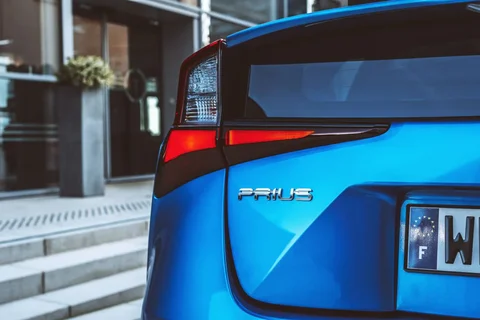 Toyota Prius 1.8 Hybrid Dynamic 2019 view 6