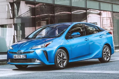 Toyota Prius 1.8 Hybrid Dynamic 2019 view 8