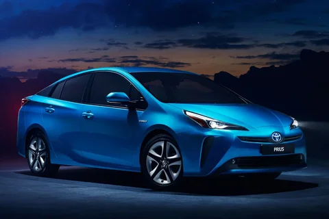 Toyota Prius 1.8 Hybrid Dynamic 2019 view 12