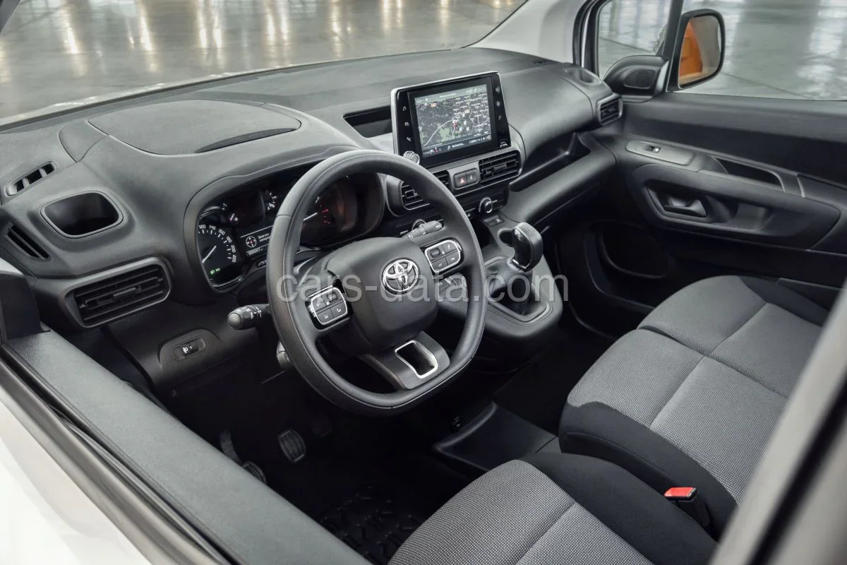 Toyota Proace City Long 1.2 Turbo 130hp Prof 2020 front view