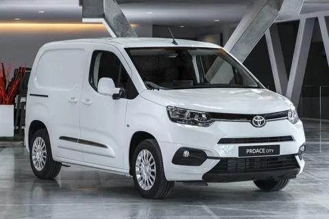 Toyota Proace City 1.5 D-4D 100hp Runner 2020 view 3