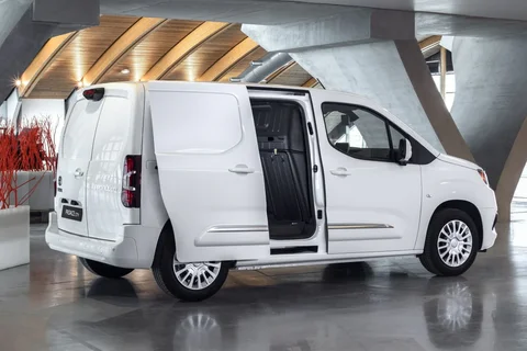 Toyota Proace City 1.5 D-4D 100hp Runner 2020 view 5