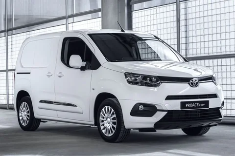 Toyota Proace City 1.5 D-4D 100hp Runner 2020 view 9