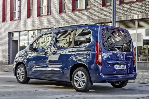 Toyota Proace City Verso Long 1.2 Turbo 110hp Active 2020 view 3