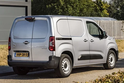 Toyota Proace City 50kWh Prof 2021 view 4