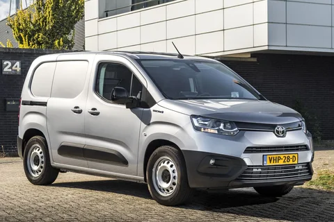 Toyota Proace City 50kWh Prof 2021 view 5
