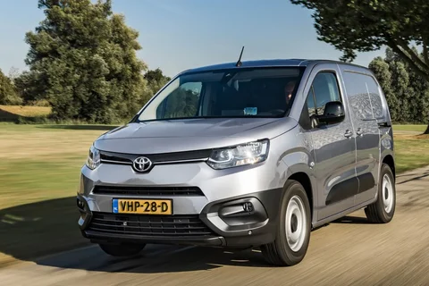 Toyota Proace City 50kWh Prof 2021 view 6