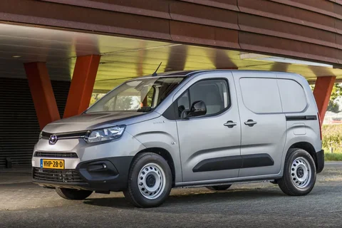 Toyota Proace City 50kWh Prof 2021 view 9