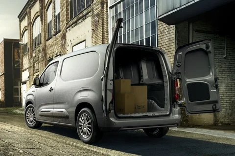 Toyota Proace City 50kWh Prof 2021 view 10