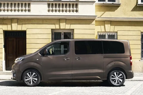 Toyota Proace Shuttle Long Electric Extra Range Cool 2021 view 3