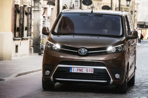 Toyota Proace Shuttle Long Electric Extra Range Cool 2021 view 6
