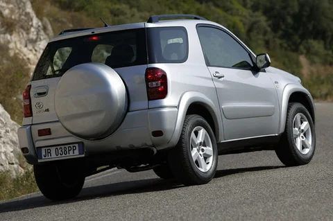 Toyota RAV4 2.0 D4-D Linea Sol 4WD 2003 view 2