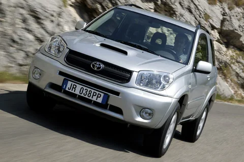 Toyota RAV4 2.0 D4-D Linea Sol 4WD 2003 view 3