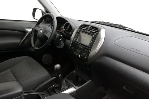 Toyota RAV4 2.0 D4-D Linea Sol 4WD 2003 view 2