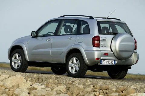 Toyota RAV4 2.0 D4-D Linea Sol 4WD 2003 view 3