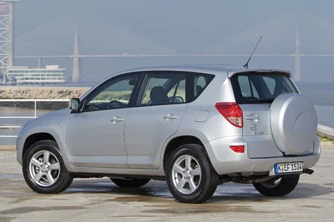 Toyota RAV4 2.2 D-4D D-CAT Sol 2006 view 11