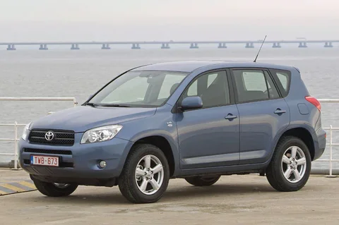 Toyota RAV4 2.2 D-4D D-CAT Sol 2006 view 5