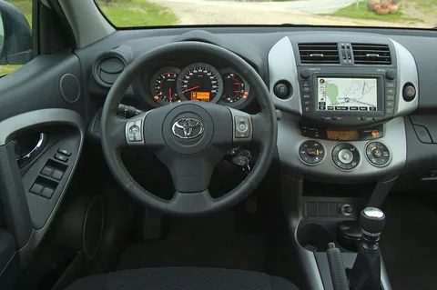 Toyota RAV4 2.2 D-4D D-CAT Sol 2006 view 8
