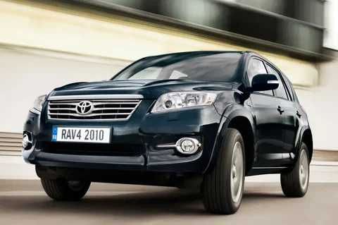 Toyota RAV4 2.2 D-4D D-CAT Dynamic 2010 view 2