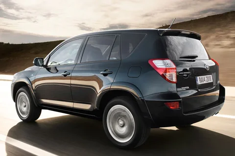 Toyota RAV4 2.2 D-4D D-CAT Dynamic 2010 view 3