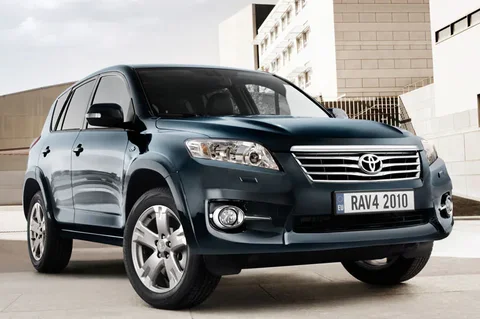 Toyota RAV4 2.2 D-4D D-CAT Dynamic 2010 view 4