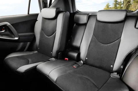 Toyota RAV4 2.2 D-4D D-CAT Dynamic 2010 view 10