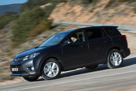 Toyota RAV4 2.2 D-CAT 4WD Dynamic 2014 view 7