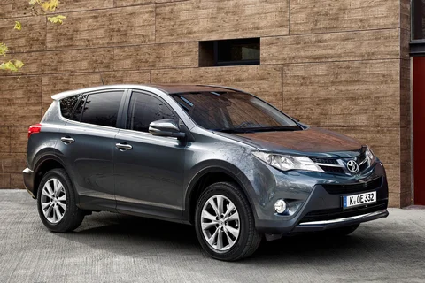 Toyota RAV4 2.2 D-CAT 4WD Dynamic 2014 view 9