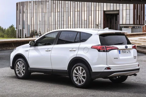 Toyota RAV4 2.5 Hybrid 2WD Dynamic Plus 2016 view 3