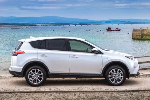 Toyota RAV4 2.5 Hybrid 2WD Dynamic Plus 2016 view 8
