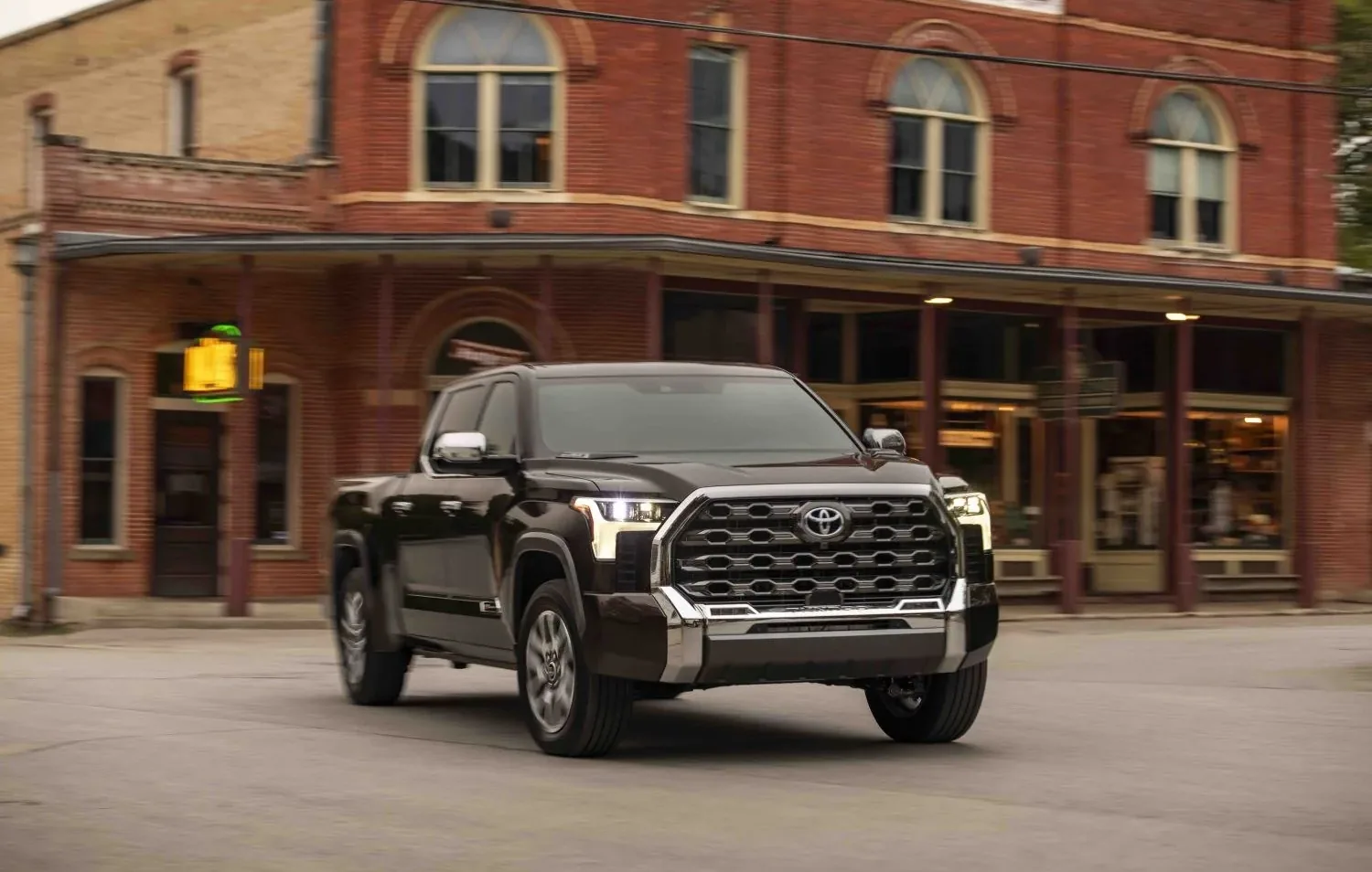 Toyota Tundra 2023 — Eksteriør 1