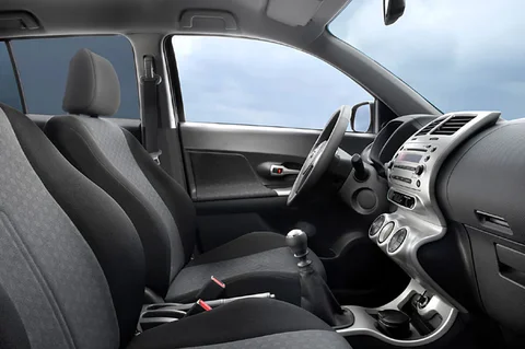 Toyota Urban Cruiser 1.3 VVT-i Dynamic 2009 view 5