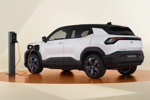 Toyota Urban Cruiser 61kWh Dynamic 2025 view 11