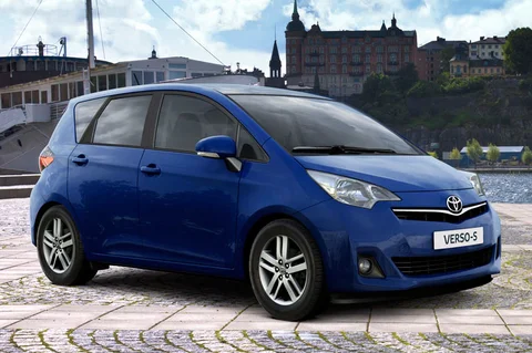 Toyota Verso-S 1.3 VVT-i Dynamic 2011 view 3