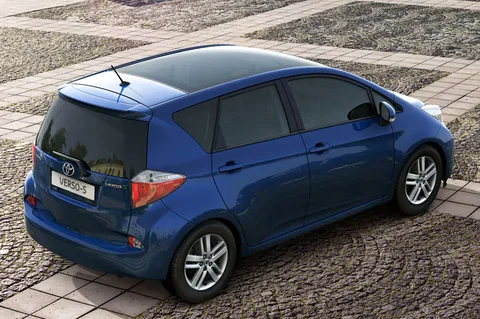 Toyota Verso-S 1.3 VVT-i Dynamic 2011 view 5