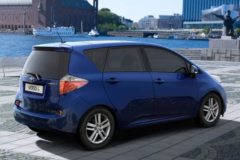 Toyota Verso-S 1.3 VVT-i Dynamic 2011 view 6
