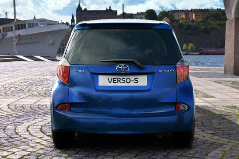 Toyota Verso-S 1.3 VVT-i Dynamic 2011 view 10