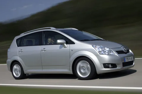 Toyota Verso 2.2 D-4D D-CAT Executive 2007 view 3