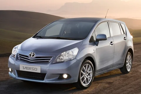 Toyota Verso 2.0 D-4D-F Dynamic 2009 view 6