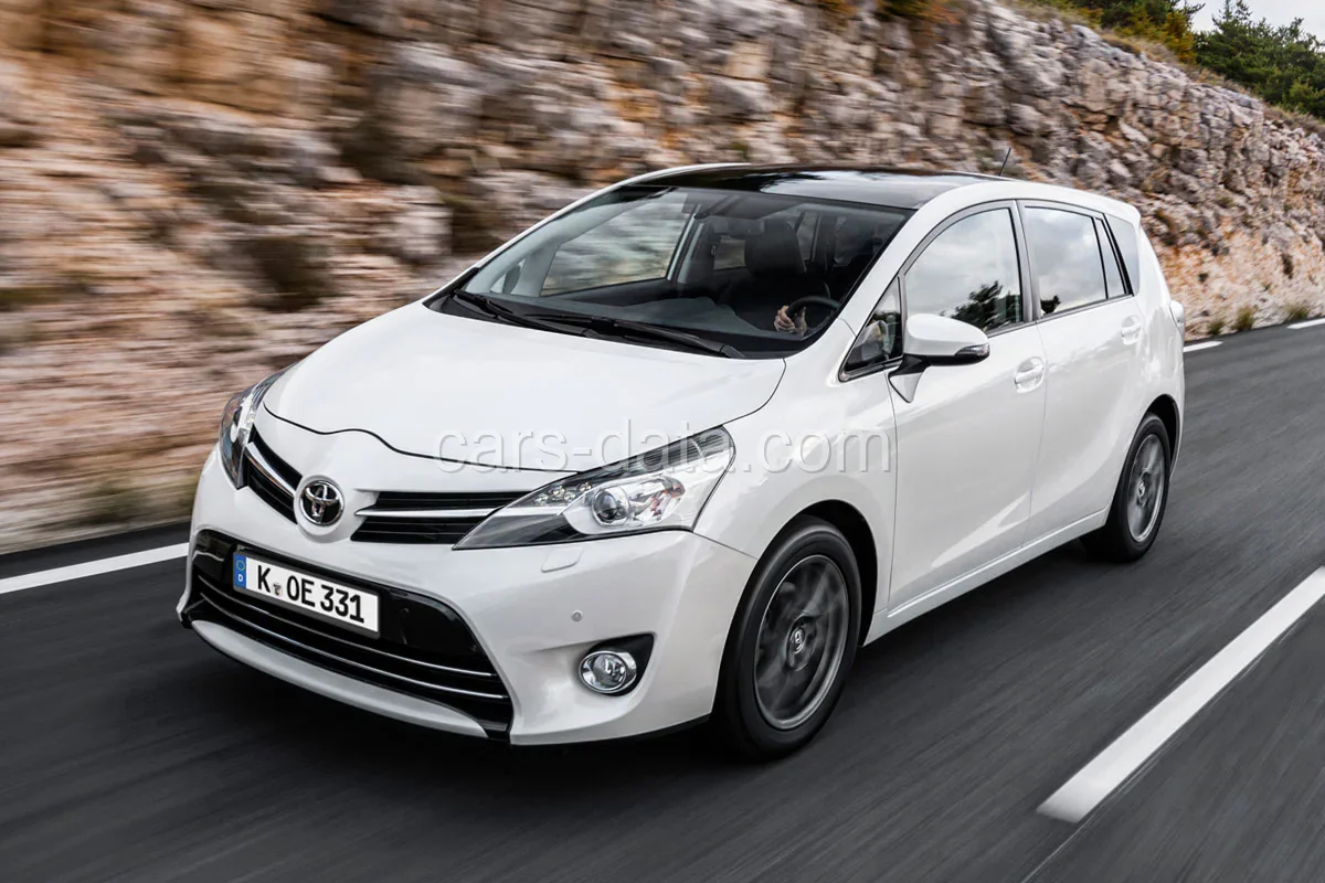 Toyota Verso Van 2.0 D-4D-F Dynamic 2014 front view